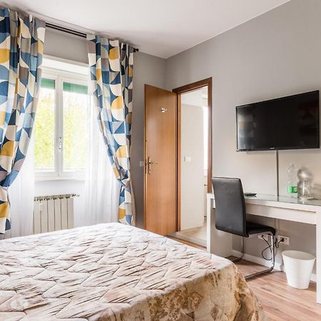 ローマ Amelia 5 Bed & Breakfast エクステリア 写真
